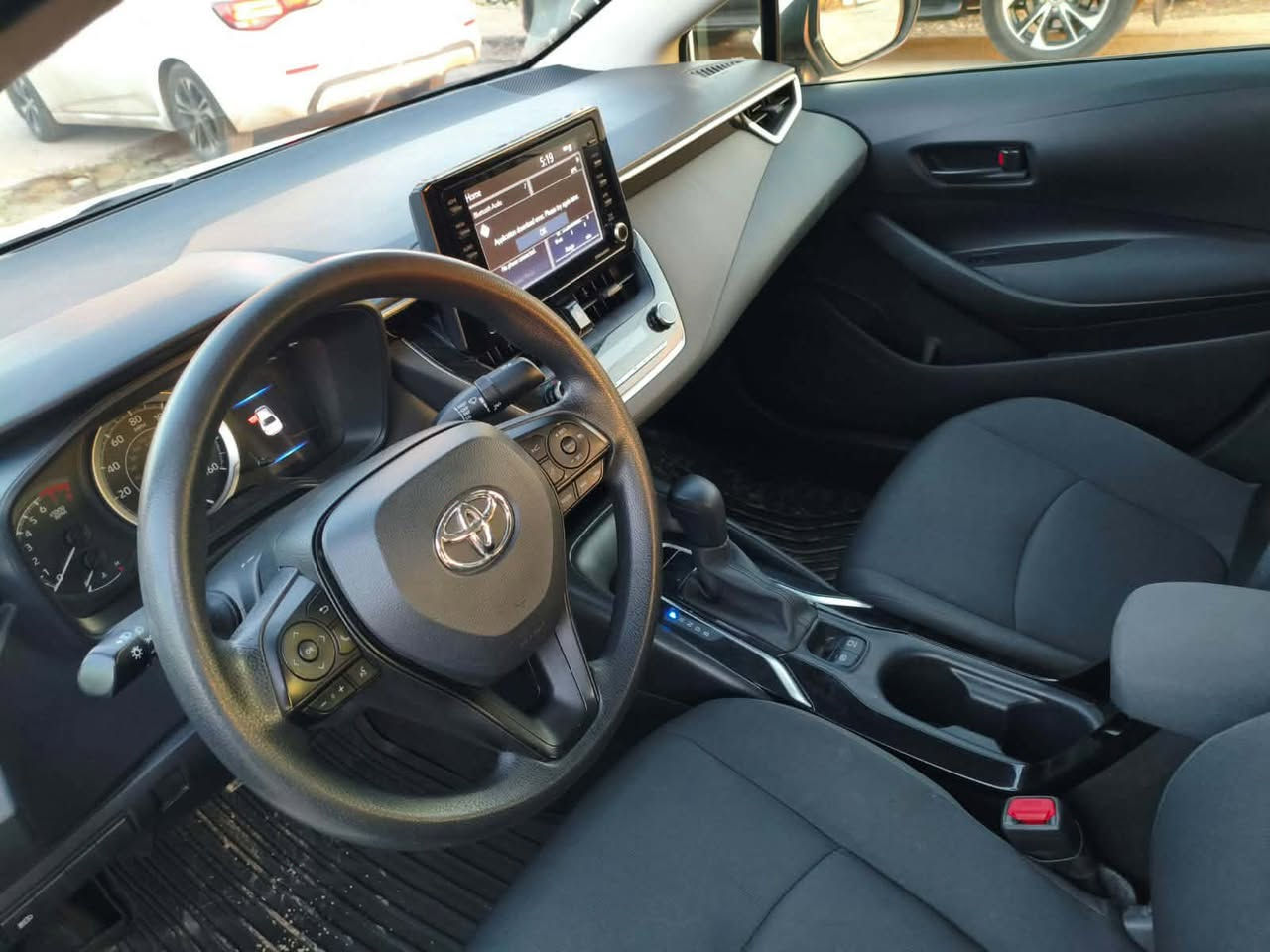 مقدمة 80 بلشهر 3
كورلا 2022 فول عده سلايت طخم خلفي امامي جديد سيارة جديد حيل بيها كلير بامريكا القمارة وجاملغ الورة والباب بدون ضربة بدون دواخل عل وضع شركة 
عندي جميع انواع سيارات 
***********
