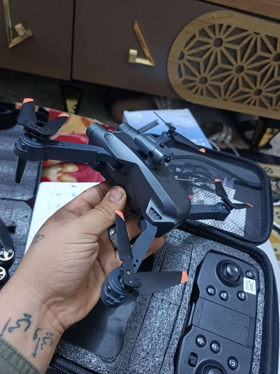 سلام عليكم طياره دروان اللبيع فول مواصفات وضواح كامره فوال
نضافه فوال 100على 100 سعر 100 بي مجال اللطيبين 
هذه رقمي ***********واتساب وهاتف
مكاني بصره
