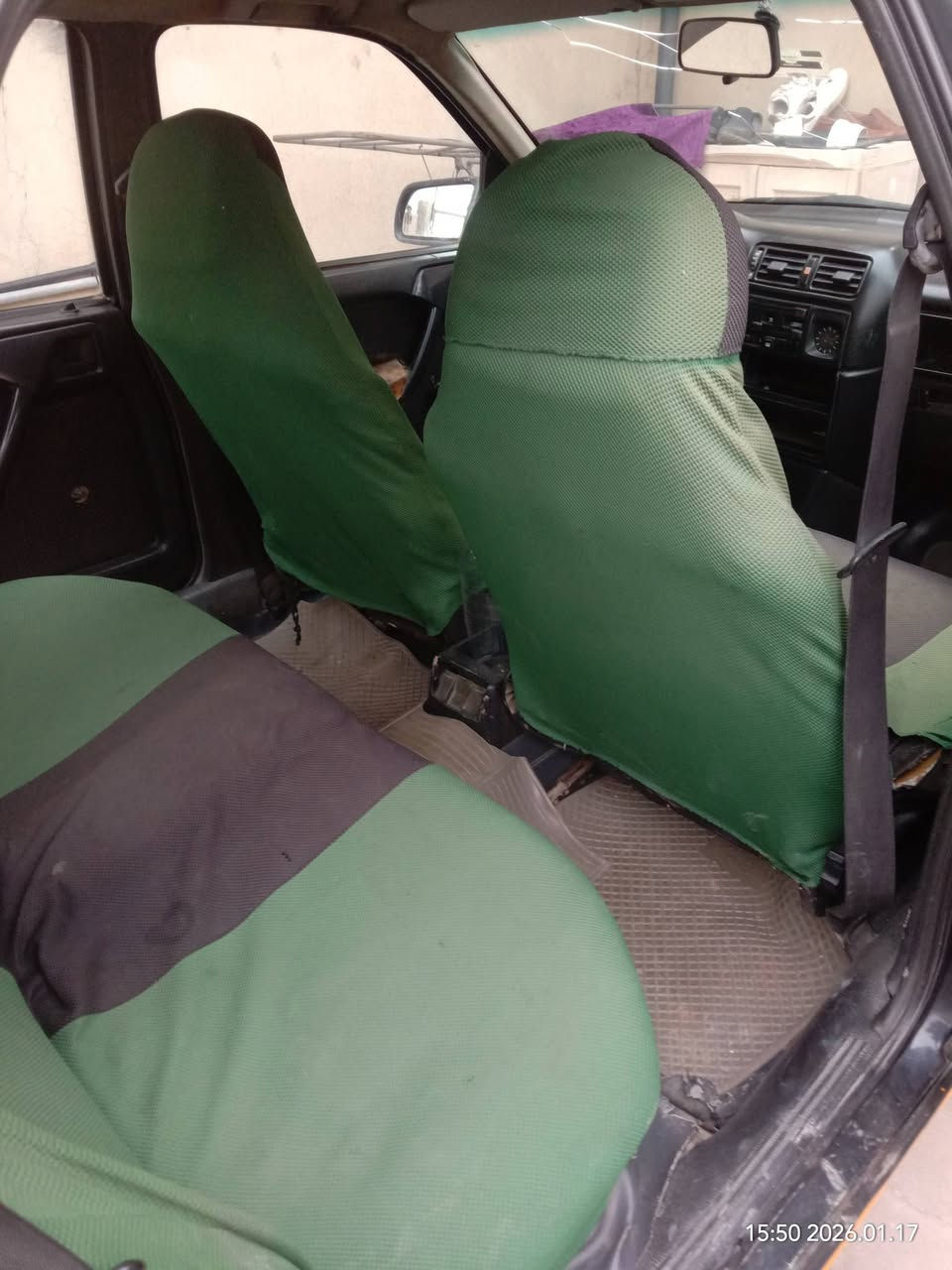 اوبل فكتره موديل93 حجم 18 كير عادي سنويه منتهيه سياره نضيفه وبيهه بطاقة بنزين السعر 40 وبيهه مجال ***********
