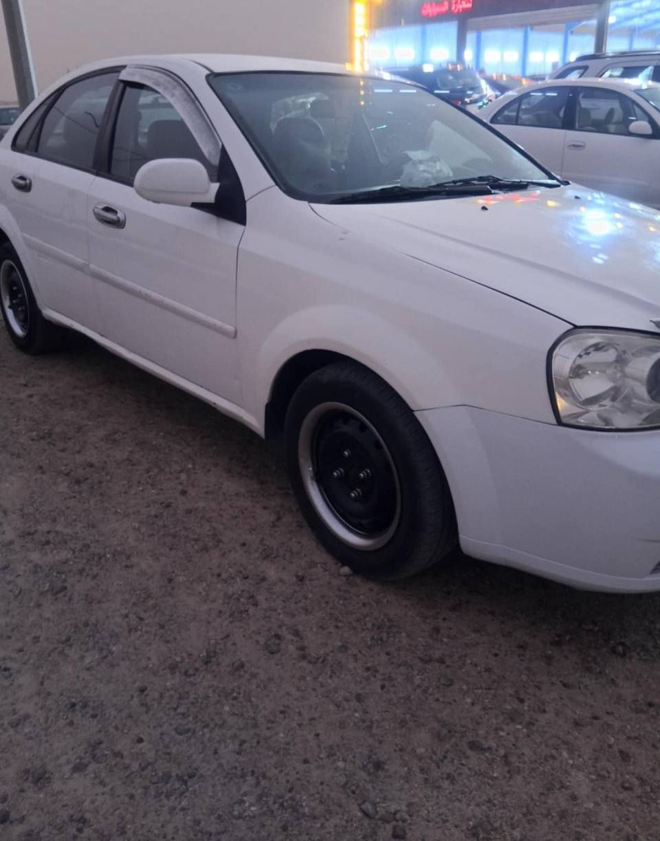 السلام عليكم
اوبترا للبيع 
موديل 2006 كير عادي 
محرك كير صدر تبريد 
رقم بغداد تحويل ثاني يوم 
السيارة جاهزة 
***********
