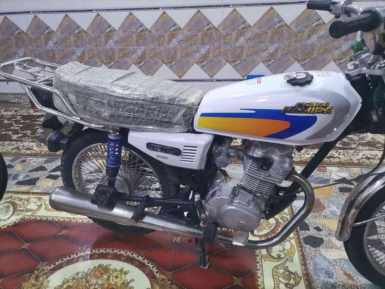 السلام عليكم اربعه كير تايكر مديل 23 مرونيه. مكينه مكفوله سعر 600بيهه مجال. بيضه مديل 20. سونك سعر 450 بيهه مجال. الكوت حي الجهاد.  ***********////***********

