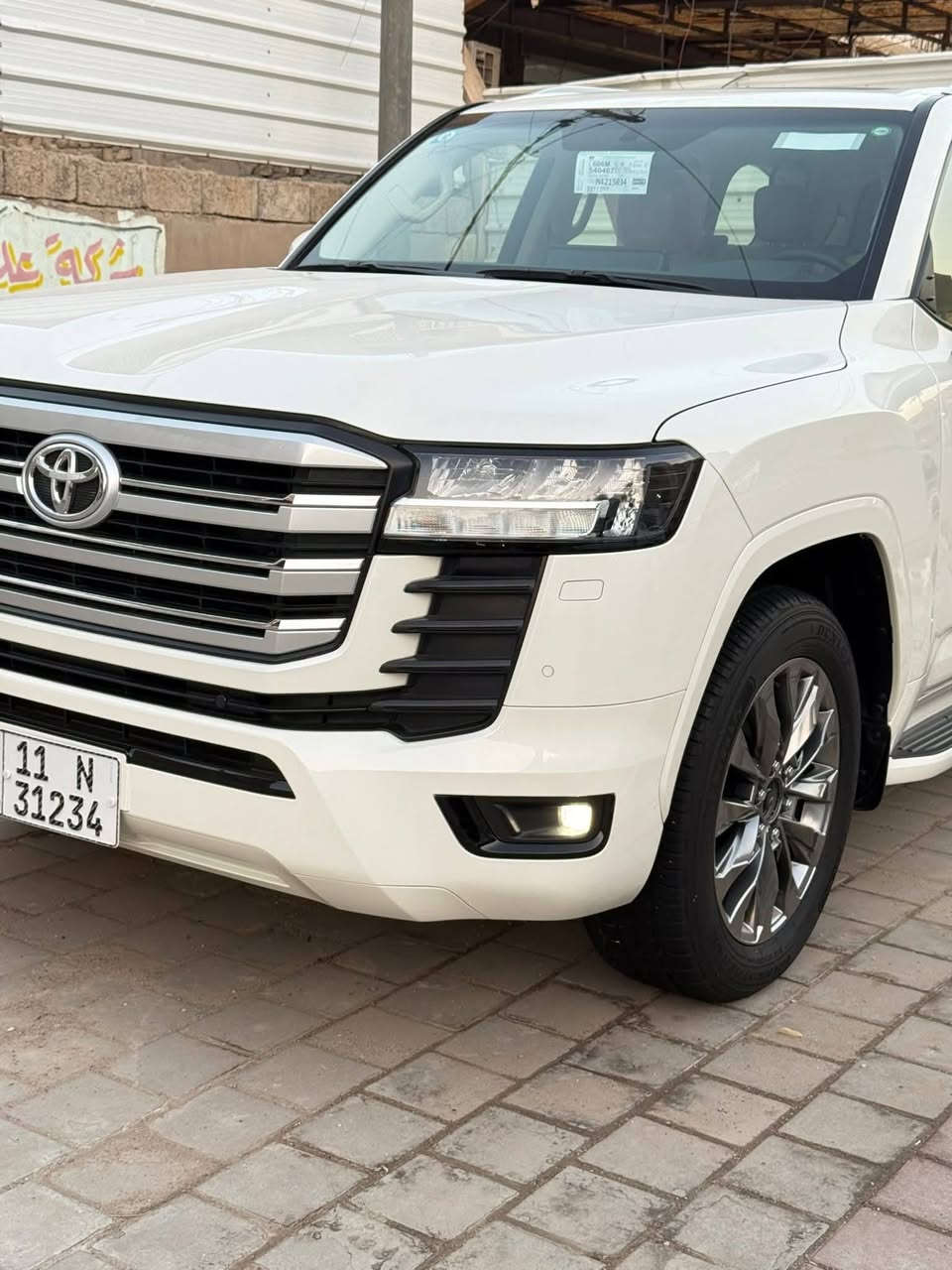 السلام عليكم تيوتا لاندكروز
للبيع موديل 22 
شركة ساز باب اول 70 الأصلي سيارة فول 1/1 
شاشات تطبيق مكينه 4000
ماشية 13 ألف 
استخدام شخصي
مكفوله كفاله عامه من كلشي 
من الشخط والرصعه والتكحيل 
تايرات انتاج الشركة 22
مكان السيارة بغداد شارع فلسطين
رقم بغداد مشروع وطني 
الهاتف/ ***********
