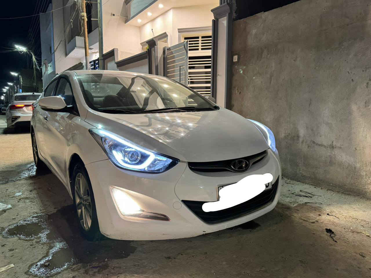 السلام عليكم
النترا ادوات
الموديل 2016 
المواصفات فول خليجي 
تدفة تبريد بالكشنات
تبريد قطعتين
تشغيل بصمه
البوب بصمه 
رقم الي بيها شمالي 
السيارة كصة وحده 
بيع او مراوس بجيب 
السعر 55
المكان ديالى 
رقم الهاتف ***********
