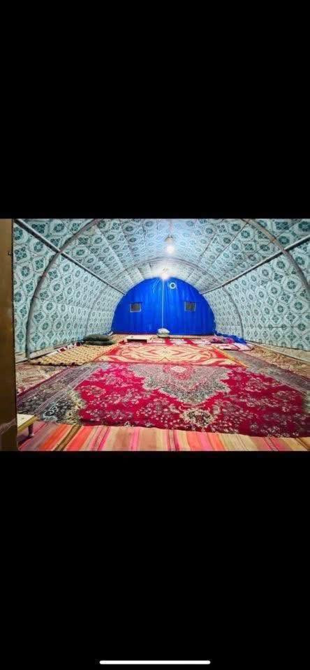 السلام عليكم خيم مقوس للبيع طول 6 مترات وعرض 4 مترات سعر الخيمه 250 الف قفل نضيفات فول مكاني صلاح الدين بلد
رقمي ***********
