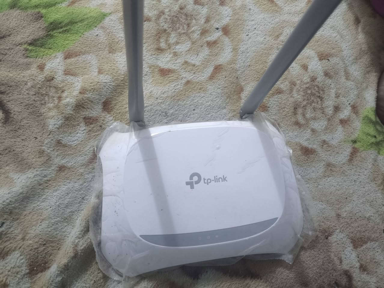 السلام عليكم منضومه انترنت كامله ما بيها كل نقص او شغاله شرط الفحص كلهن للبيع مثل ما موضح بل صور استخدام 4 شهور مكاني نجف سعر 100 قفل ( نانو + راوتر عدد 2 + يوبي اس)  متواجد واتساب او مسانجر ***********
