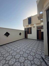 بيت للإيجار • ٢٥٠م