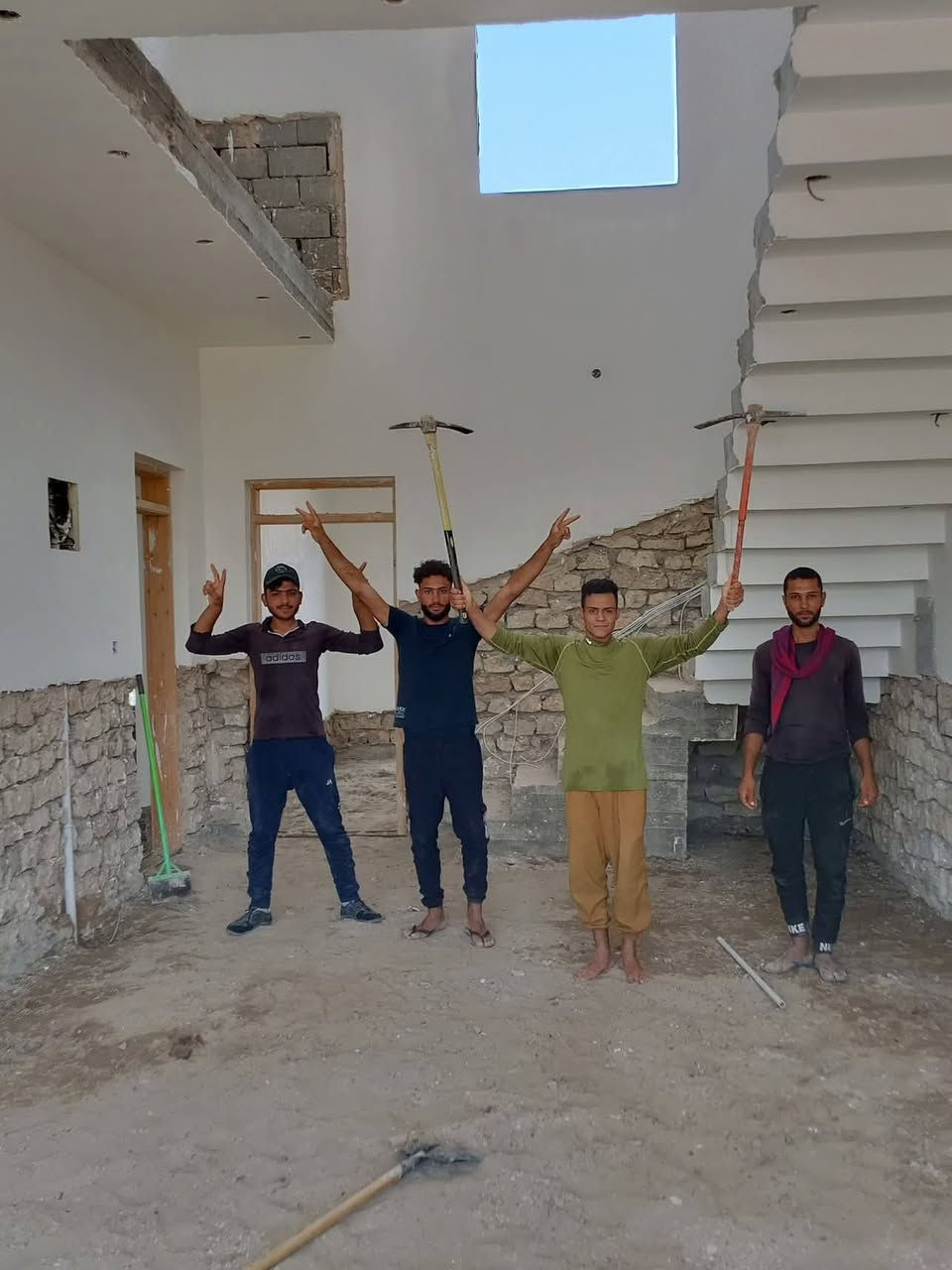 السلام عليكم /كادر عمل جاهز تصعيد مواد +تنضيف بيوت حدائق+ تفليش+ دفن نهري +نقل اثاث//معداتنه جاهزه
وسياره تجيك للبيت ماعليك بس الاتصال بالرقم ***********
