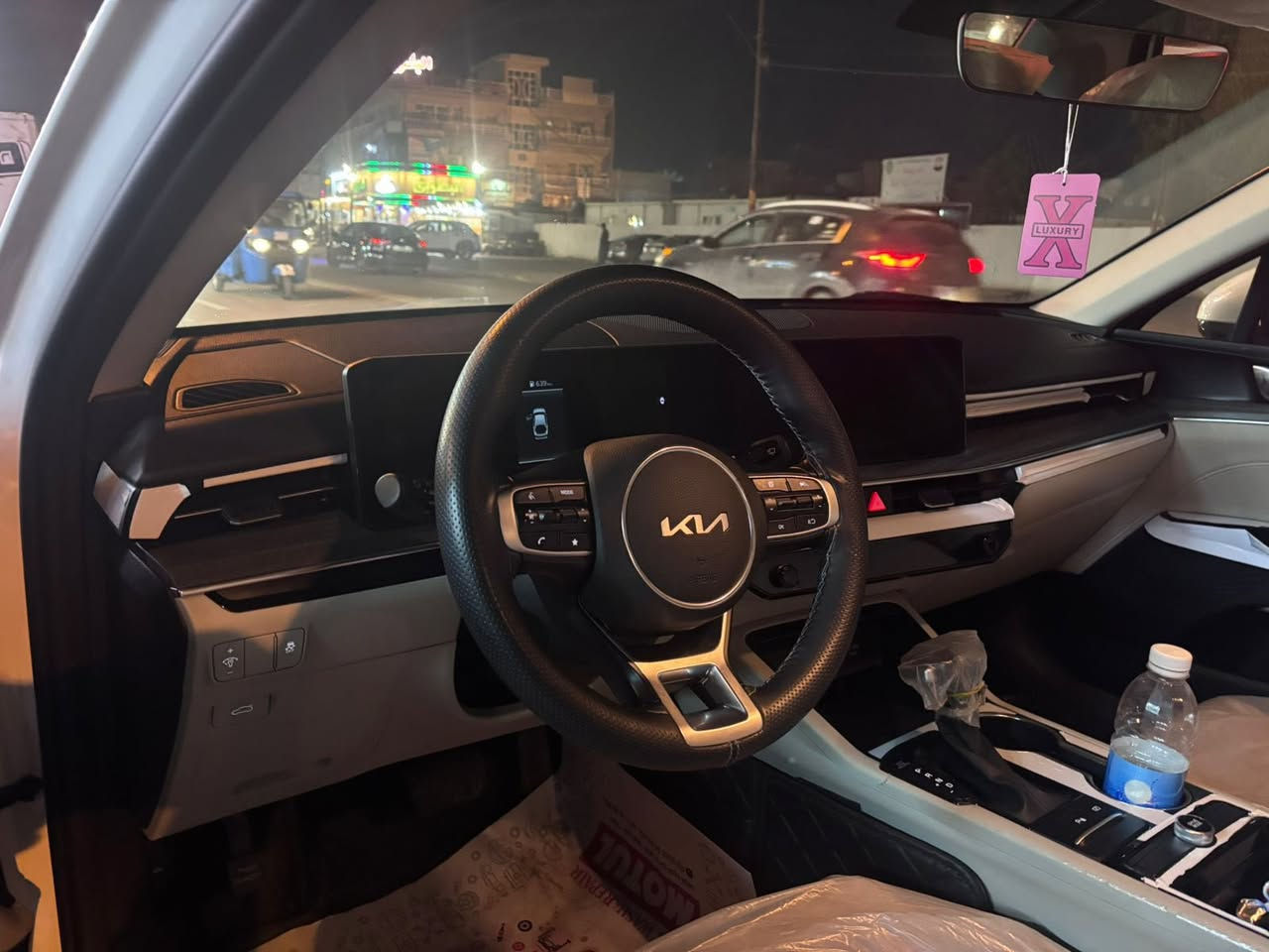 سلام عليكم K5 خليجيه كفاله عامه 2024 ماشيه 18 
موصفاتها معروفه 
مكان سياره بغداد -الغزالية
للستفسار ***********
