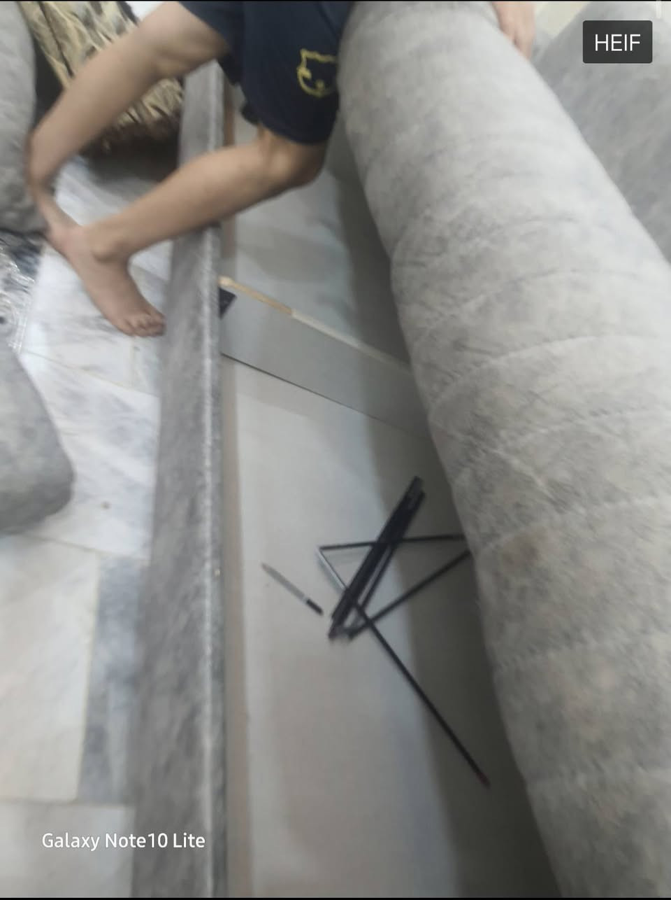 للبيع ..تخم قنفات تركي 10مقاعد خشب زان سرير قلاب مع تچوات 6 وكوشات 8 مع غطوة كاملة للتخم السعر ب450 للاستفسار الاتصال على الرقم ***********
