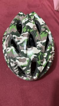 خوذة • حذاء