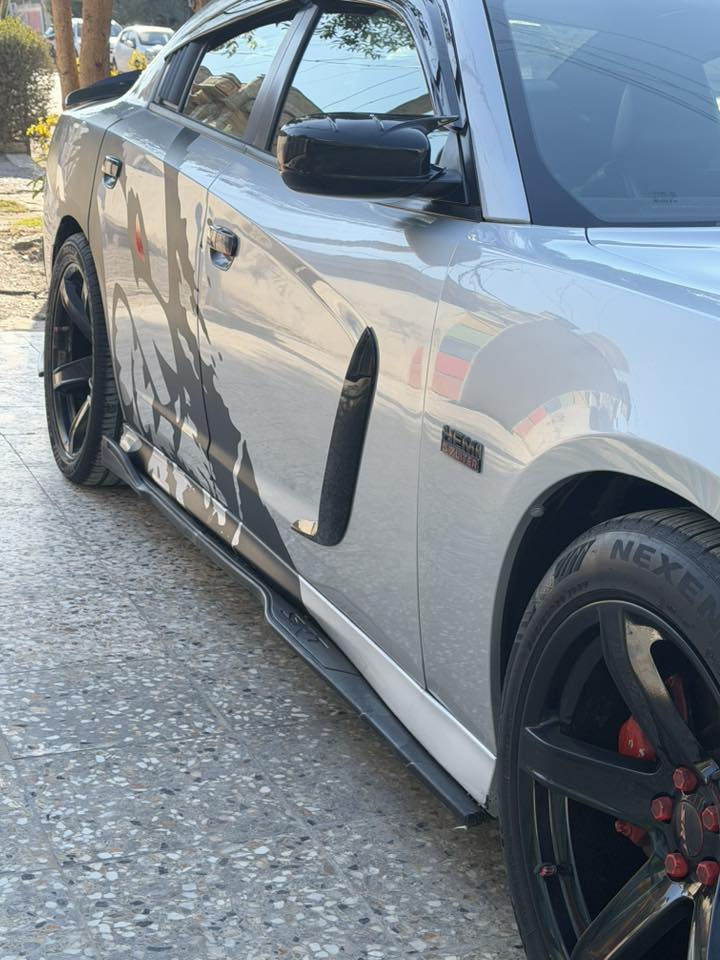 السلام عليكم قطعه حلوه وفول مواصفات اخوان للبيع فقط نقد
جارجر RT دايتونا اصل 5700 موديل 2019فول اعلى فئة بلدايتونا تجي 
رادار امامي + جوانب 
فتحه سقف 
حساس خلفي كأمره شاشه 
فجوج برمبو امامي خلفي 
اكسل قفل 
بدي SRT اصل 
كشنات كنتارة كهرباء صفحتين 
كشنات تبريد + تدفئة + خلفي تدفئة
ستيرن تدفئة
سوبر تراك باك 
تحديد مسار 
ستيرن كهرباء 
داخل كاربون فاير بلكامل 
لد امامي متحرك ١٠٠ لون وحركة
زارع اله عدسات اصلي 4K يعني لايت نهار 
عليه إضافات خارجية موضحه 
بصمة دخول ذكي تشغيل عن بعد 
مابيه أي عطل ولا سيرفس ولا كلشي 
كير محرك كفاله من الفتح وتبديل وصوت 
ويل نجمة خسفه مع تخم تاير 
سيارة جاهزه من ناحيه صدر امامي خلفي كهربائيات تبريد تدفئة كلشي بيه شغال وبلادي صوت بلادي وستوك محد لاعب بيه 
سيارة ماشالله كلش جديدة وقوية حيل 
رقم بغداد نكليزي بسمي شخصيا هزه وأرقام وملسق وسنوية إلى ٢٠٣١ يعني تجي تتكاتب مروري وبنفس اليوم أبصملك سعره نقد ٢١٥ ورقه سعر بيع مجال قليل كلش مكانه بغداد البياع أي استفسار 
***********
***********
سونار عدد ٢ + صور حادث + صور مواصفاته وكلشي موضح عندك حادثه أبواب ٢ صفحه اليمين + نص جاملغ خلفي دوسه نفسه معمره ومصبوغه مكان الحادث مابيه أي حادث غير حادثه الي موضح ايرباك برده فقط ماشيه 80 ميل رجائا اقره تفاصيل واتصل
