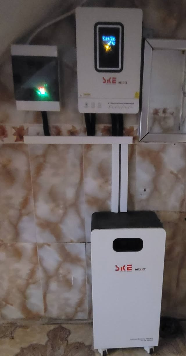 مكتب البيت المعاصر للبناء والتصاميم الهندسية ...
قسم الطاقة الشمسية ...

هل تبحث عن حلم استمرار الكهرباء إلى واقع؟ مكتب البيت المعاصر يوفر لك خدمات متميزة في حلول الطاقة النظيفة (الطاقة الشمسية ) بجودة عالية وذات شركات رصينة وبضمان حقيقي .

🔹 خدماتنا:
- تجهيز ونصب كافة المنظومات بسعات مختلفة حسب حاجة وطلب الزبون وبأسعار تنافسية .
- تصاميم بوردات حماية للمنازل والمحلات التجارية والمعامل تناسب احتياجاتك.
- مخططات كهربائية .

بادارة : المهندس حسين جابر السعدي

📞 اتصل بنا الآن:  
***********

مكتب البيت المعاصر هو خيارك الافضل في ديالى.
الموقع : (٦٥) 
نصب منظومة (١٥) أمبير نهارا، (١٥) أمبير ليلا 
الخالص - جديدة الاغوات. 
للأخ : علي محمد عبد الرضا السعدي.
