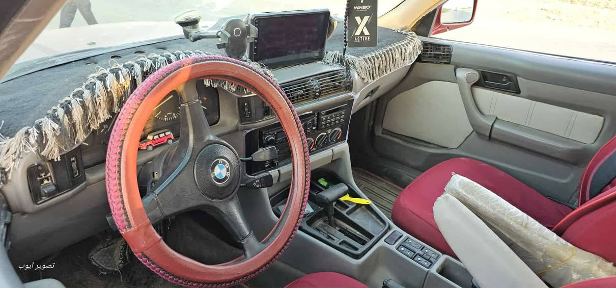 بيئم 535....موديل 92
محرك كير شرط
تبريد شغال 
ارفيو مال كصه كبل سبوع شادو
اربع تواير جدد
طخم نص عمر
سنويه خضره رقم ابيض
ترايك 200
سعر...40وبيها مجال
الاستفسار 
***********
