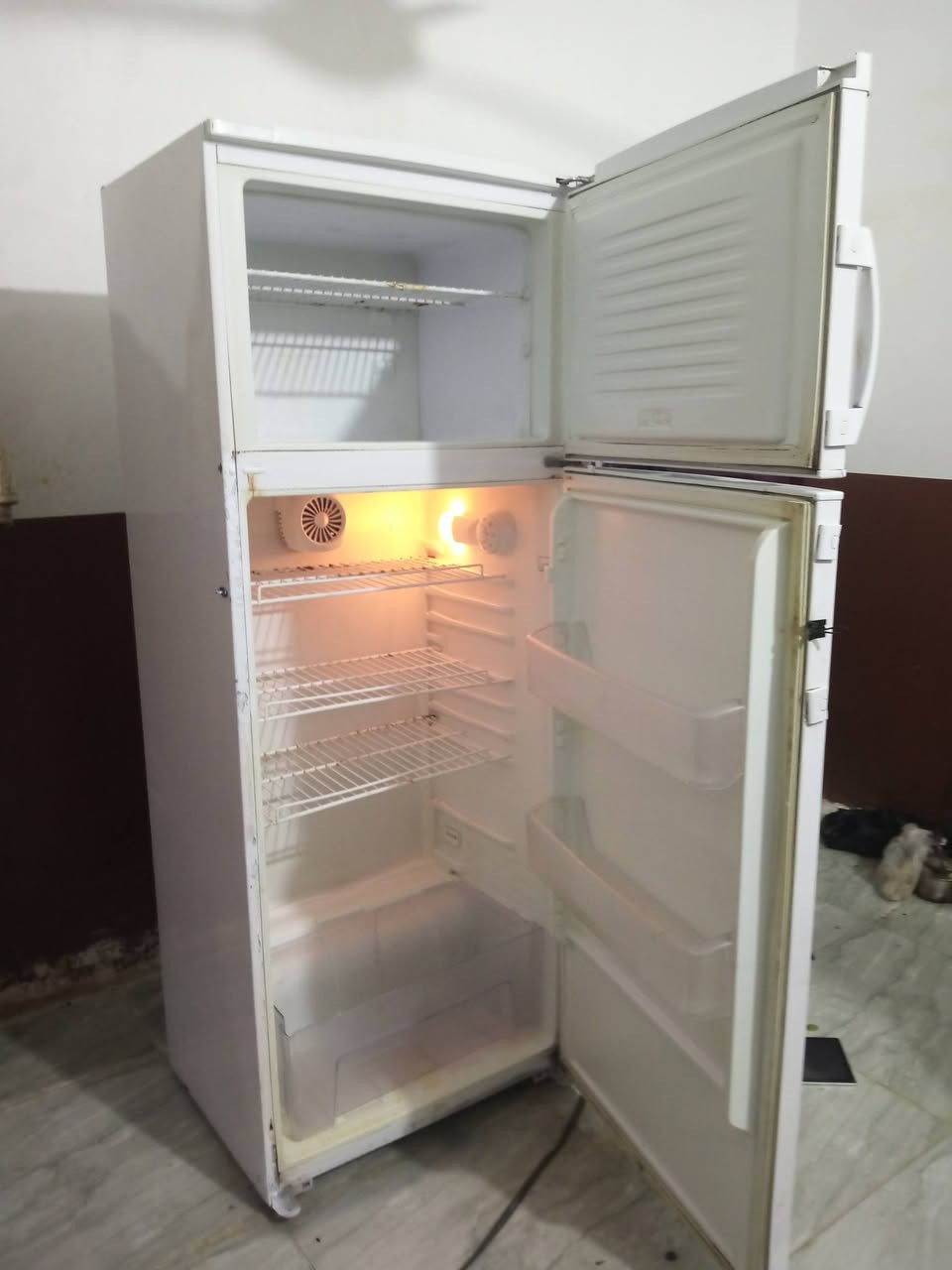 السلام عليكم ...
مبرده كونفيره شرط النظافه والفحص + ثلاجه عملاقه كبيره تجميد وبروده ع الفحص للاستفسار اكثر مراسلة الصفحه او الاتصال ع الرقم *********** وات ساب
