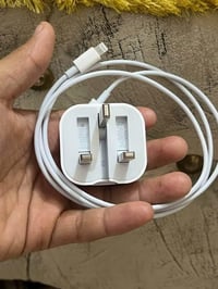 شاحنة ايفون شحن سريع بقوت 35واط مستخدمة قليل قيم وخذ... 07738444980