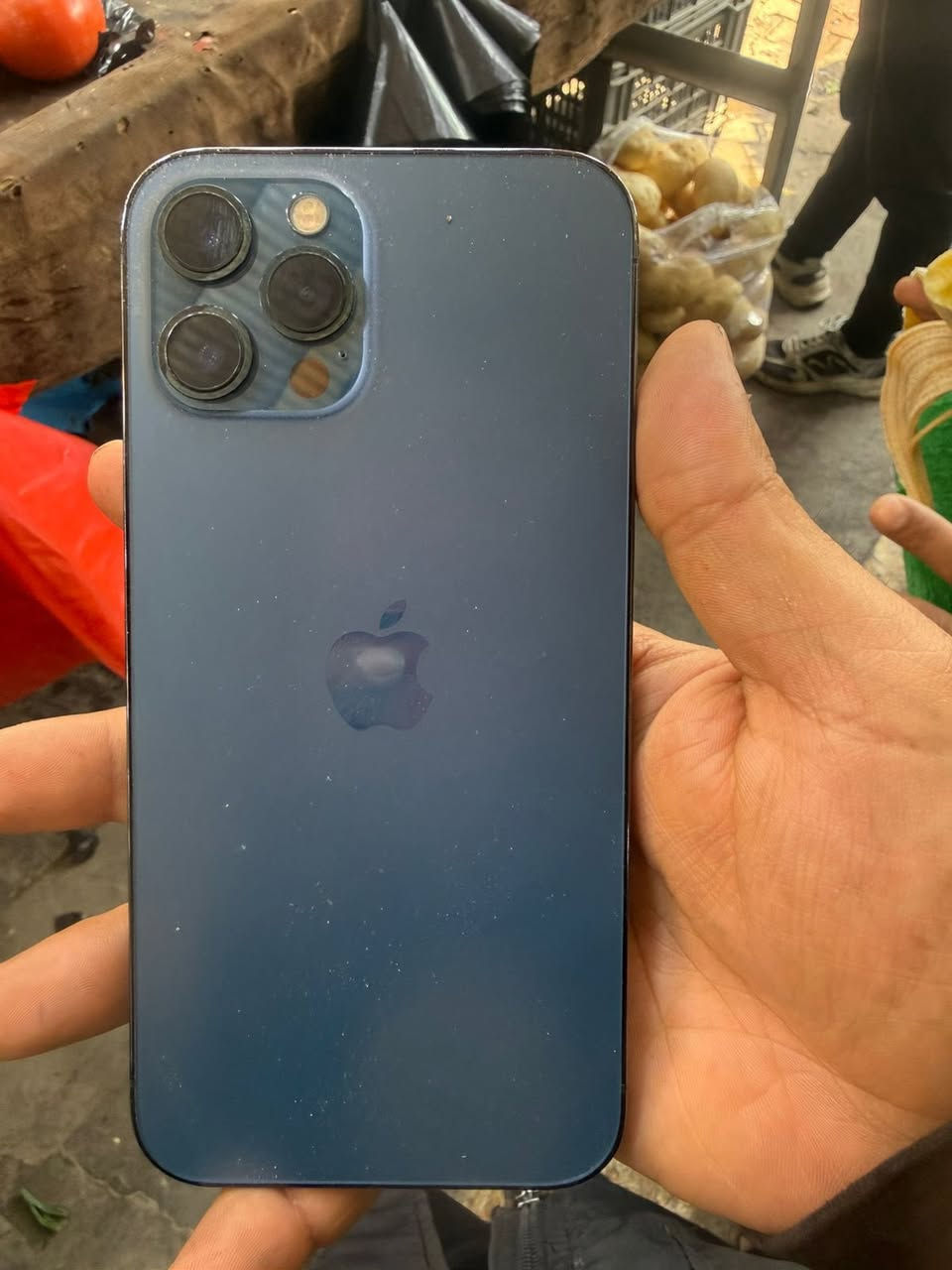 ذاكره 256
بطاريه 73 
مبدل شاشه اصليه 
المكان العلاوي شارع 6 
***********
