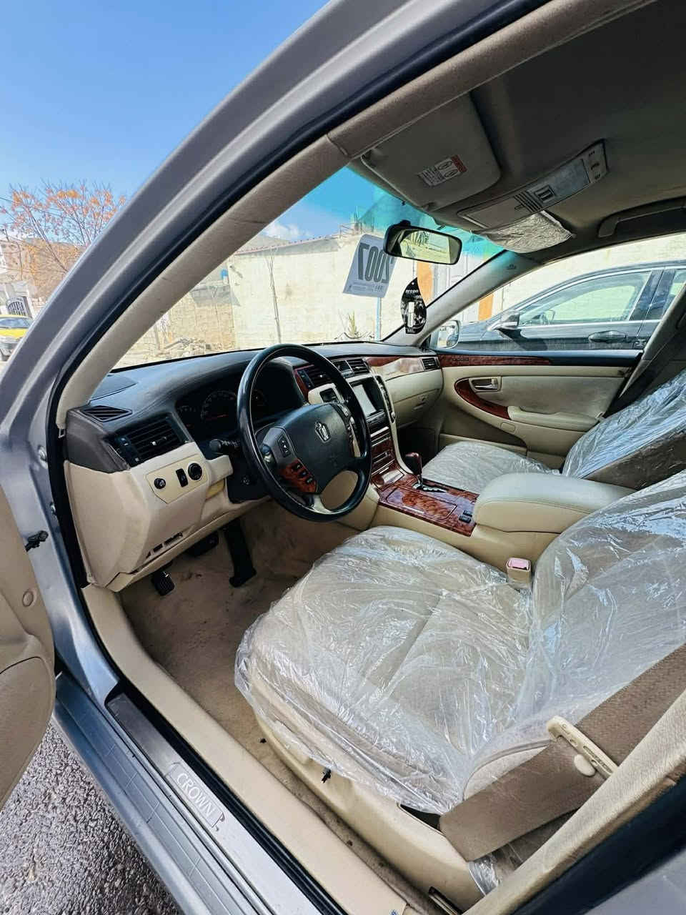 سەرەتا بەناوی خودا
شاهانە 
بڕاوە 
مۆدێل ٢٠٠٥
گێڕ گەورە ی مەكینە گەورە ١٨٢ 
ناوزەرد 
تەبرید ساردو گەرمی مەزبوتە 
جامی هەڵگیراوە 
چوار كوشن كارەبا 
سەلاجەو مەركەزی 
سوكان كارەبا
ئاوێنەی شەفت  
مەجموعە لیكزس
دەعمو لێدراوی نییە  
كەڤەر گۆڕاوو شەنسی كۆسەرە نییە
فۆڕمیگای نە شكاوە 
سیعر ٤٨ گەڵاو مەجال
شوێن سەید سادق 
ژم:***********
***********
