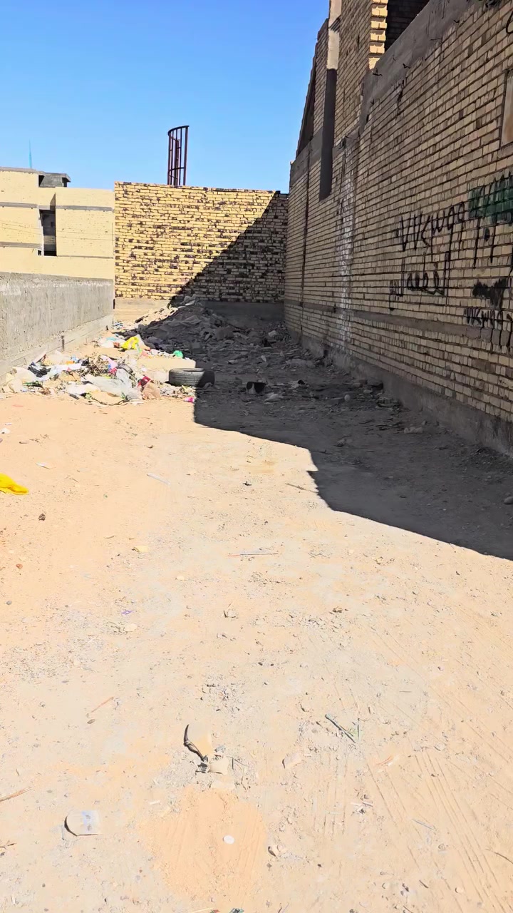 سلام عليكم قطعه خلف مستشفى التركي رقم القطعه 39621 مقابل الواحه الثالثه ثالث قطعه عن الشارع العام للاستفسار ***********
