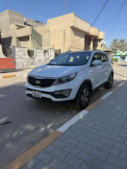 السلام عليكم سبورتج خليجي موديل 2015 بغداد نكليزي مشروع وطني وهزه كامله سياره خليجيه كفاله عامه لا ضربه ولا صبغ فقط بارد بسيط بمكانين حداديه تايرات تبريد المكينه الكير بحاله الوكاله داخل رصاصي  شاشه اعطال كامره وشاشه دواره سياره ستخدام بيت ماشيه 96الف السعر 162  بيها مجال شي بسيط    رقم *********** مكانه الكرخ/سيديه
