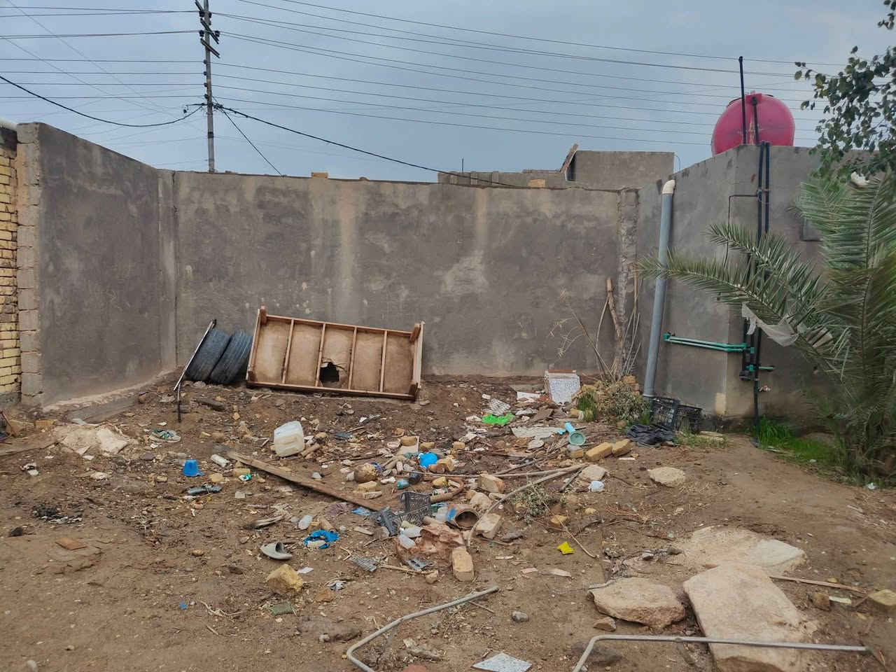 يا الله سلام عليكم قطعه للبيع مساحه 230تقريب طريق سفينه بين مدرسه ال واثق ول دله بل نص موقع كلش حلو عله شارع ريسي  اي ستفسار تصل مسيجه وجاهزه***********
