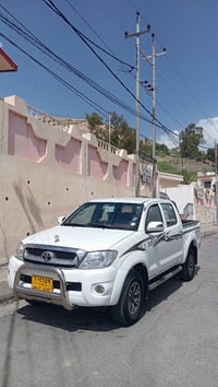 هايلوكس • ٢٠١١ • عقرة