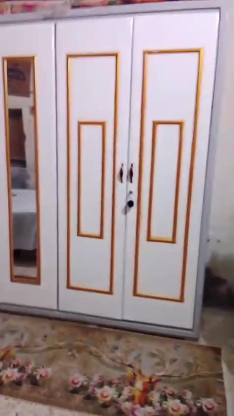 السلام عليكم غرفه مستخدمه ستخدام قليل للبيع ب ٨٠٠ الف عنواني الفضليه توصيل موجود ***********

