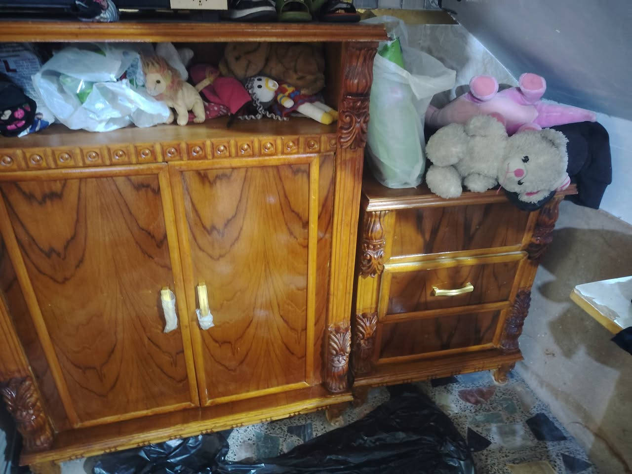 غرف نوم  مسعملة نضيفة للبيع السعر مليون ونص وبيها مجال مكاني بغداد الشعلة للتصال على الهاتف ***********
