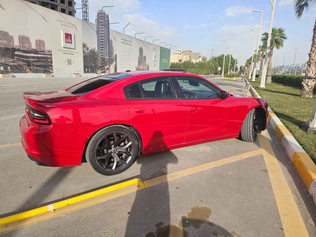 السلام عليكم 
جارجر للبيع
السيارة كندي كلين 
السيارة  جديدة ماكو هيج نضافه
 لون مميز مكفولة  من الضربه والصبغ   و البارد 
رقم اربيل الدولي بسمي هزه جديده تحويل ثاني يوم 
مواصفات فول
فتحة 
سستم صوت بيتس بالصندوك
مري تعتيم 
تتفه بالستيرن 
ترحيب قياده
ترحيب بل مري 
كشنات حضن 
كشنات تدفئة+تبريد
شاشة كبيرة 
دمام بل صندوك 
كامره خلفيه دواره 
عداد ٢٦٠ 
حساس خلفي 
تو ويل 
منظومة زينون بلاديه 
بيهة عدة انضمة 
شاشة اعطال 
كراسي  كهرباء 
ومعروفة مواصفات الفول الفول

رقمي ***********

 مكاني بغداد
