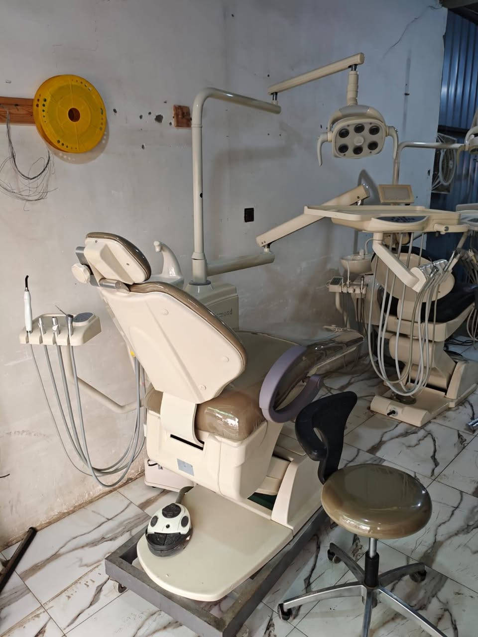 للبيع كرسي اسنان نوع دايمند  مؤهل   بسعر مناسب رقم الهاتف *********** ابو هادي
