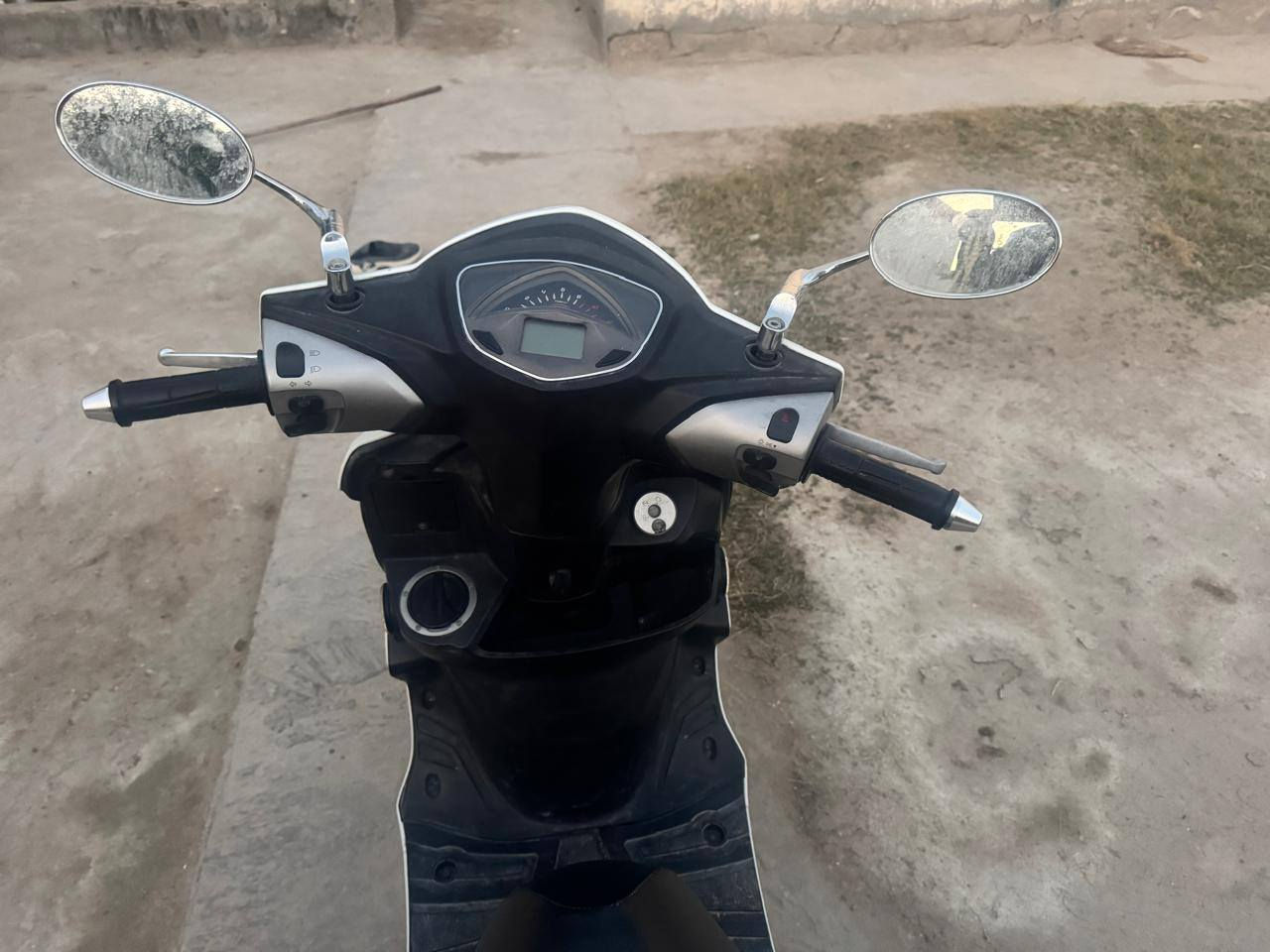 دراجه بيجو pgo ياباني رمبه مامشتغله بالعراق حجم المحرك 150 cc نوزل حجم الأطار 12 بريك دسك أمامي وخلفي مكفوله جاهزه للعمل .....السعر مليونين وميه
للأستفسار الأتصال على الرقم :
***********
