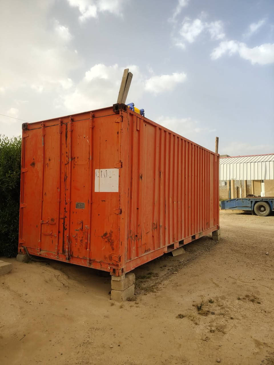 سلام عليكم 
للبيع حاوية 6 متر جديدة 
للاستفسار الاتصال عل رقم
***********
