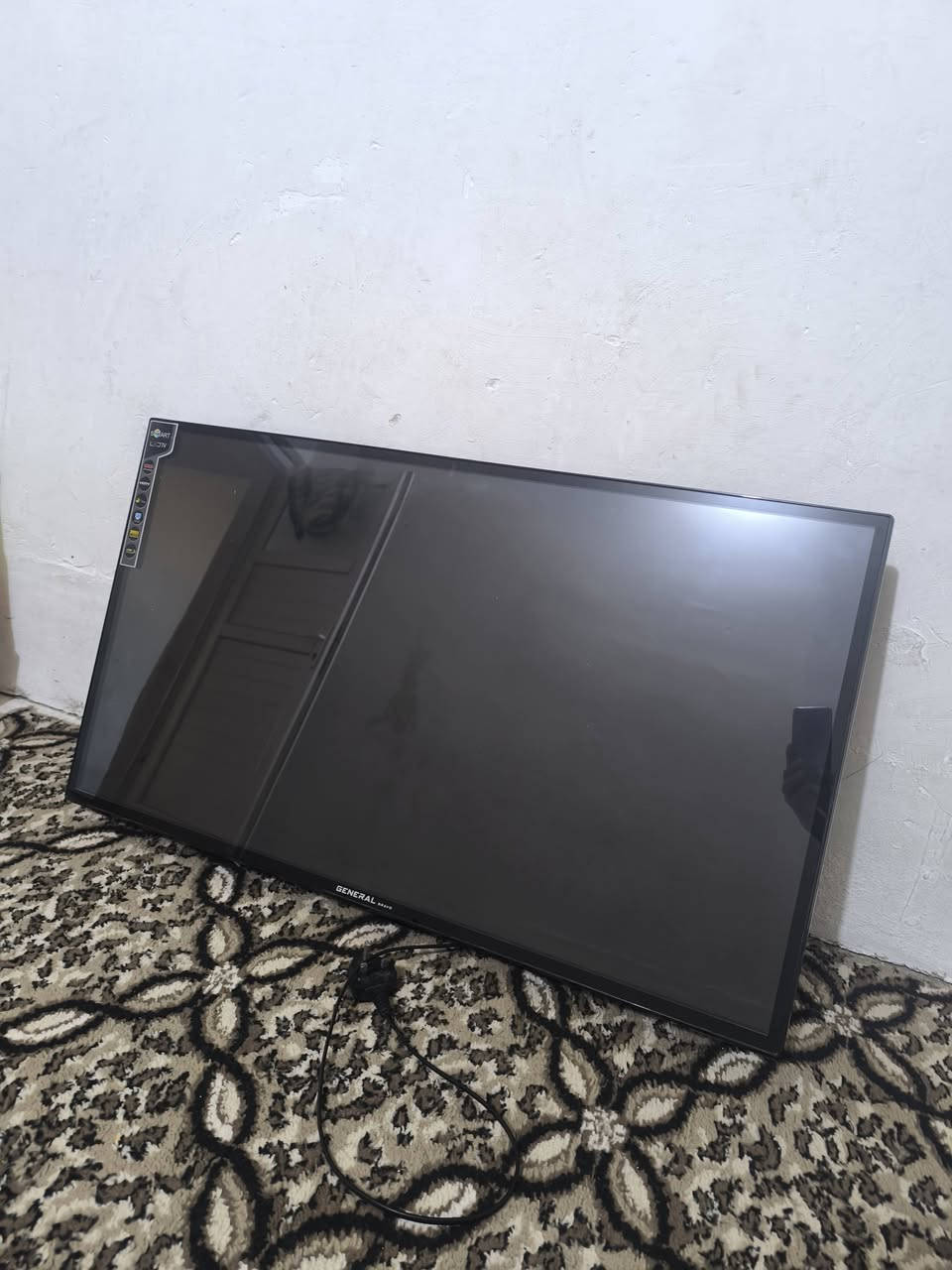 لبیع تلفزین شاشه 42 ابو انترنت جدید اشتریتە اسبوع م صار بل سب ضرفی ابیع بل سعر 130 بی مجال 
*********** خابرونی ال رقم بلا زحمە یدا ای وحد یردە
