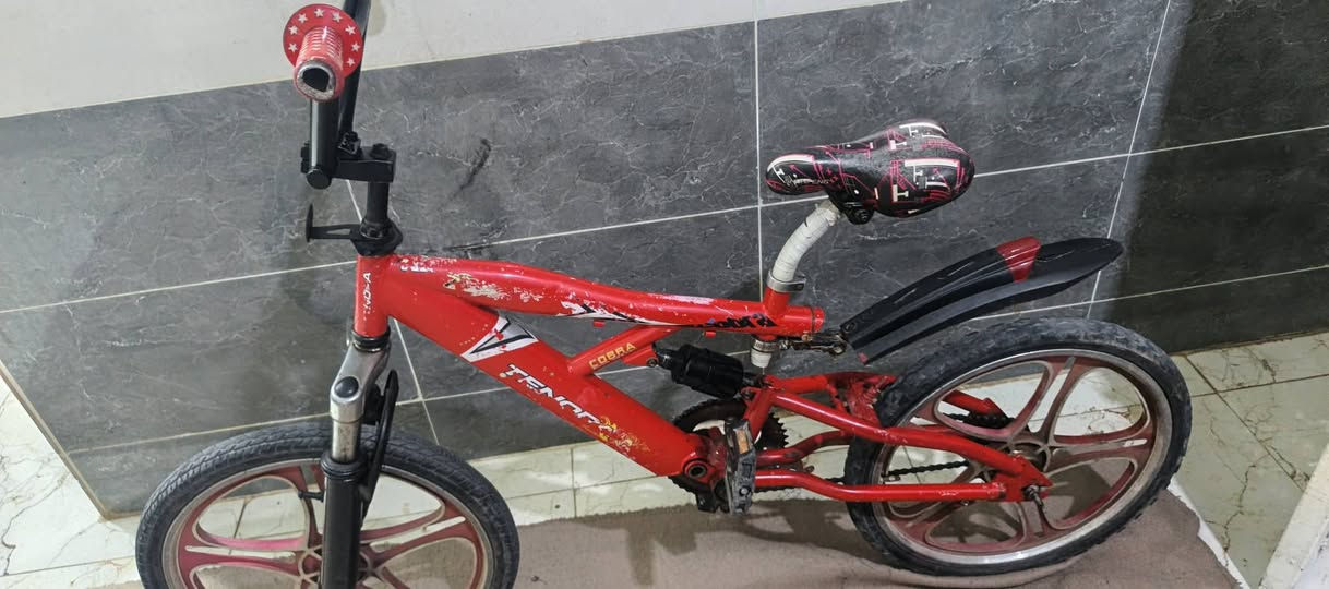 باسسيكل  من نوع "كوبرا" (Cobra) بحجم 20 إنش، السعر  50


**إذا كنت صاحب هذا الإعلان وتريد حذفه لأي سبب، رجاءا أرسل رسالة إلى الدعم الفني**
