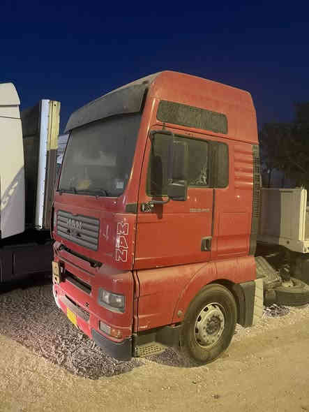 سلام عليكم : مان موديل 2003 راس وعربانه العربانه امريكيا تخم تاير راس وعربانه ومكينه وكير وشاصي كفاله عامه سياره بم ونوزل السعر 140 مكان البصره 
تواصل ***********
