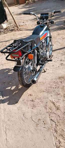 دراجه للبيع غراض نامه كله اصلي شاصي نامه نضيف لاعواج لا لحيم محرك ستوته دراجه نضيفه لاتبخير ولا شي شرط فصله ب350بيه مجال مكان ميسان طريق المشرح رقم راعيه ***********
