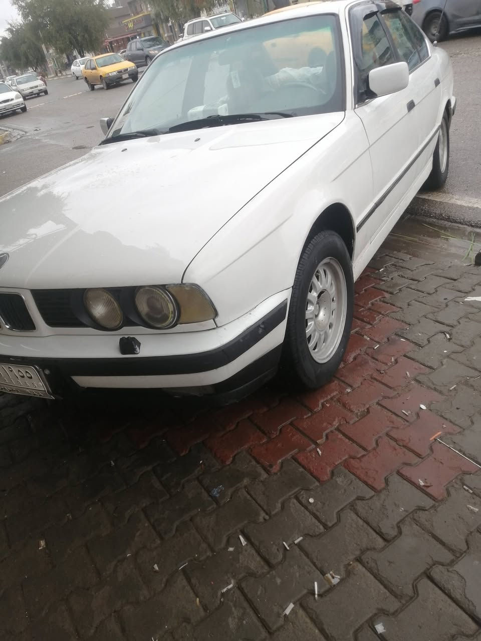 سياره بي ام للبيع موديل 1990 كير وتماتيك دفتر بانزين بي سنويه عظم عاج شرط الاضباره والقرص سياره على وضع الشركه بدون صبغ بدون ضربه بدون خياس شرط التحويل و الوكاله كير محرك شرط لا صرف لا بخار جوم كهرباء استيرن باور دوشمه جديد مكان السياره كركوك السعر 55 للاستفسار ***********
