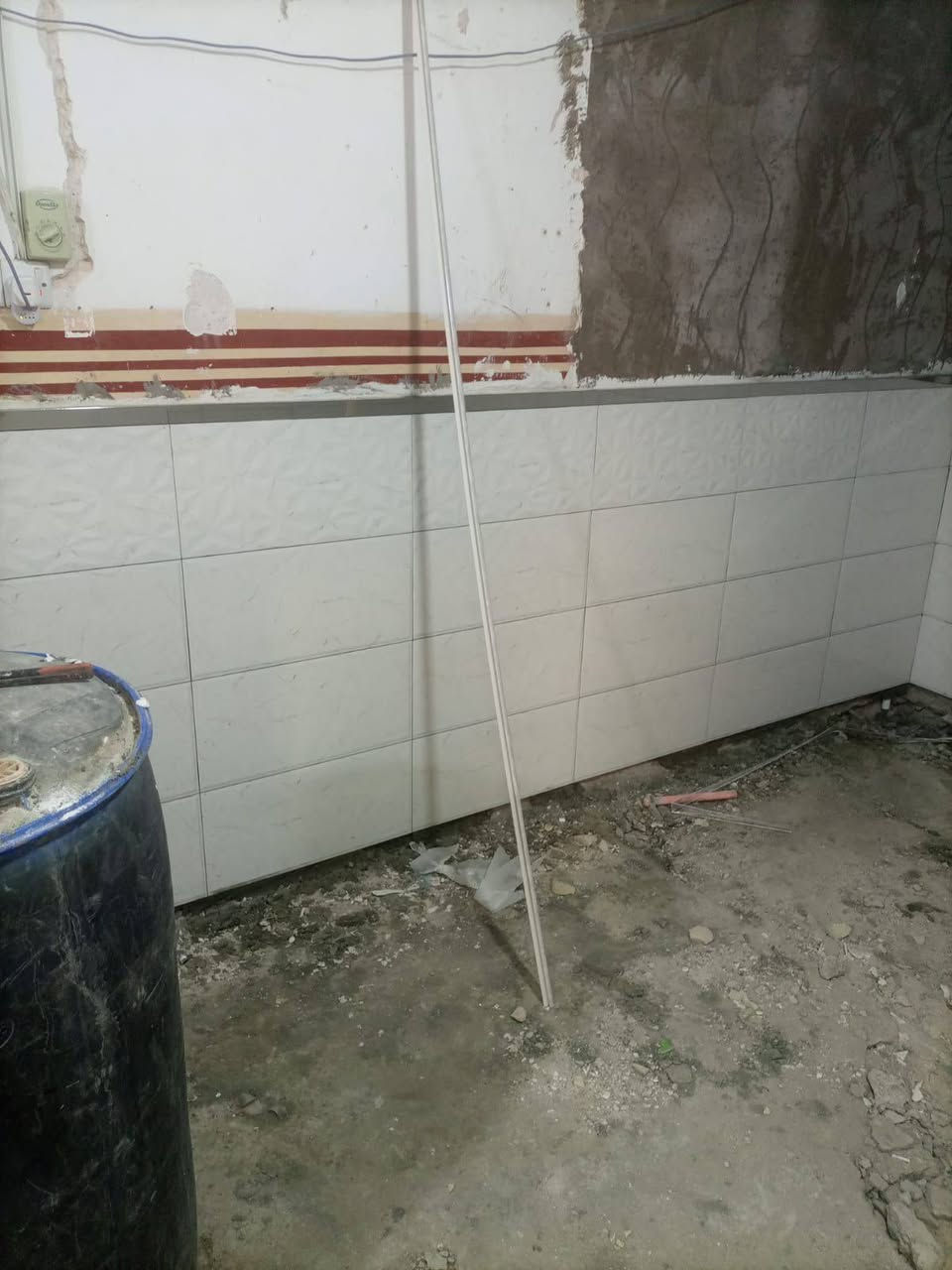 سلام عليكم لباخ من النجف جص ااسمنت اعكاده طابوك بناء بلوك بورك سيراميك ارضيه تطبيق سطح ***********

