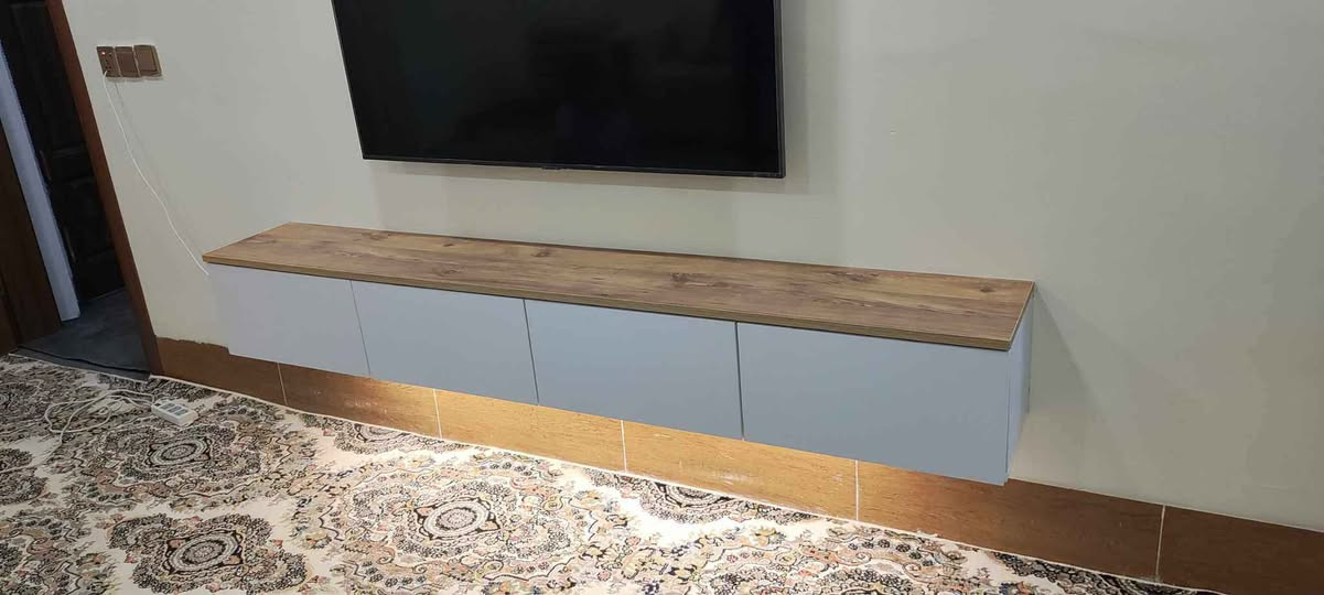 مێزی تیڤی بە ڕەنگی ساجی و سپی بە هەردوو شێوازی هەڵواسین یان قاچی هەبێت دوو مەتری نرخی 75 هەزارە
مەترو نیوی نرخی 60 هەزارە گڵۆپی لیدی پێوەیە و گەیاندن و هەڵواسین تەنها 5 هەزارە بۆ ناو شاری سلێمانی لە بەکرەجۆم
*********** السليمانية, العراق
