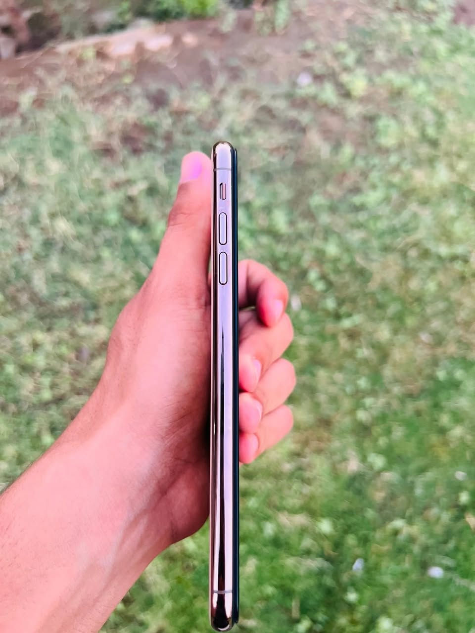 اكس اس ماكس للبيع ( شرق اوسط خطين (دبل شريحه) )
ذاكرته 256 بطاريته 72 مكفول الجهاز لا مفتوح ولا مصلح ولا بيه خلل شرط الفحص ( السعر 250 ألف )
ناصريه مركز *********** كامل ملحقات ( كرتونته وشاحنته وحافضه )
