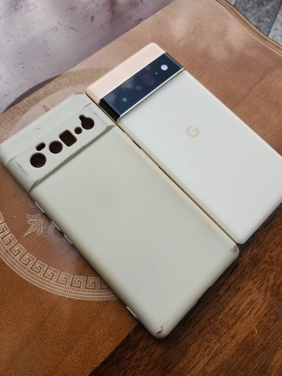 كوكل بيكسل 6 برو
ذاكرة 128
الجهاز مبدل شاشة و باب السبم كارد مكسور و طالع هذة القلعة الجودة فوك الي بالصورة و بصمة ما تشتغل
الباقيه كلة شغال حتى السبيم كارد و الكاميرات
اريد ابيع بس ما ادري ابيش راسلني و تطيني سعر 
***********
