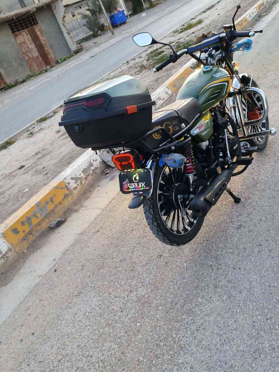 دراجه البيع موديل 25 محرك 200 ماشيه الفين 2000 بعده نضيف حيل الاستفسار عل هاذا الرقم ***********
