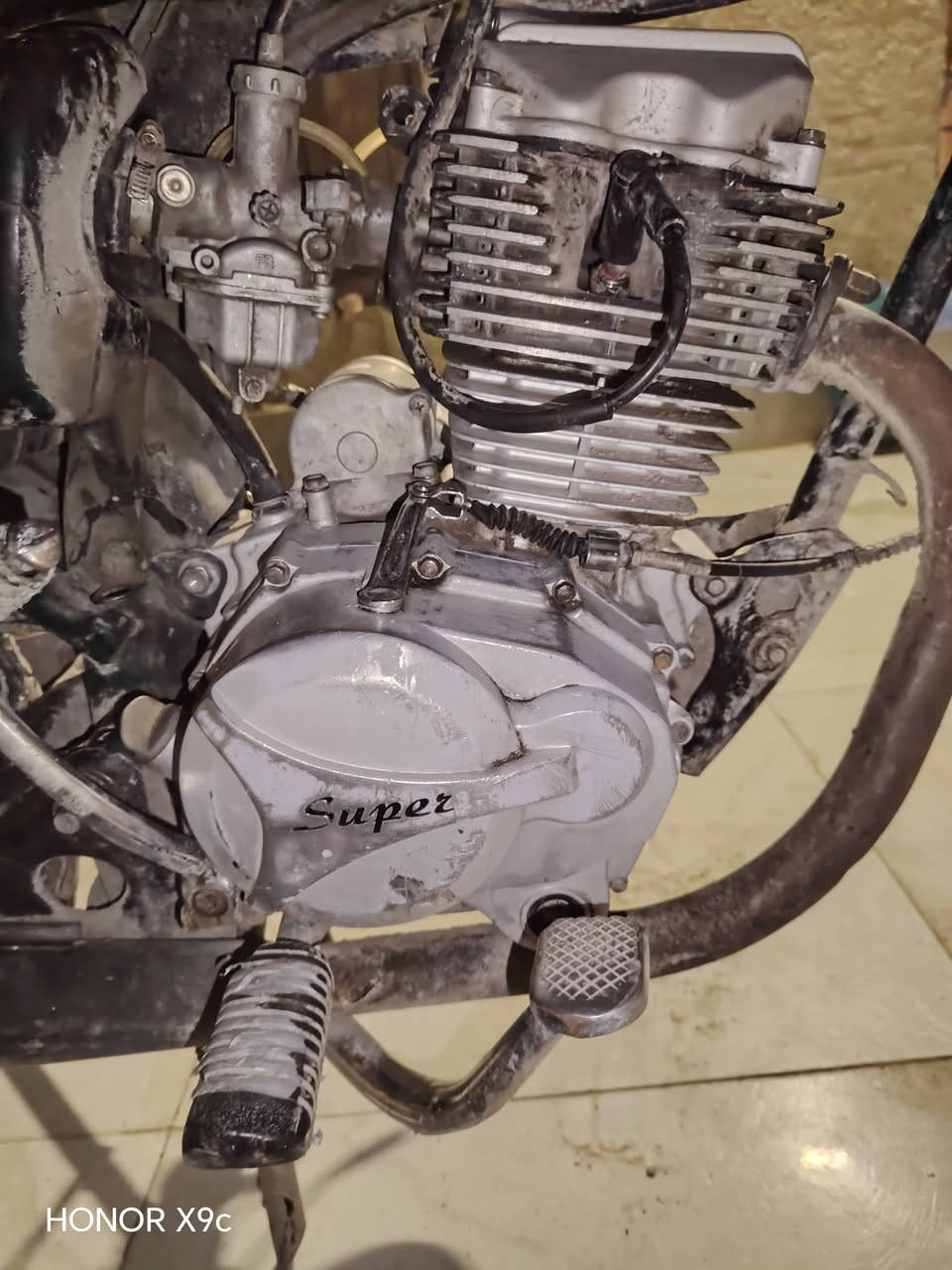 سلام عليكم دراجه خمسه گير  مكينه ياباني صالنصه باكستاني مديل 2021 طالعه بل 22 الدراجه اوراق اصولي اصولي السعر 300 وبيهه مجال ***********
