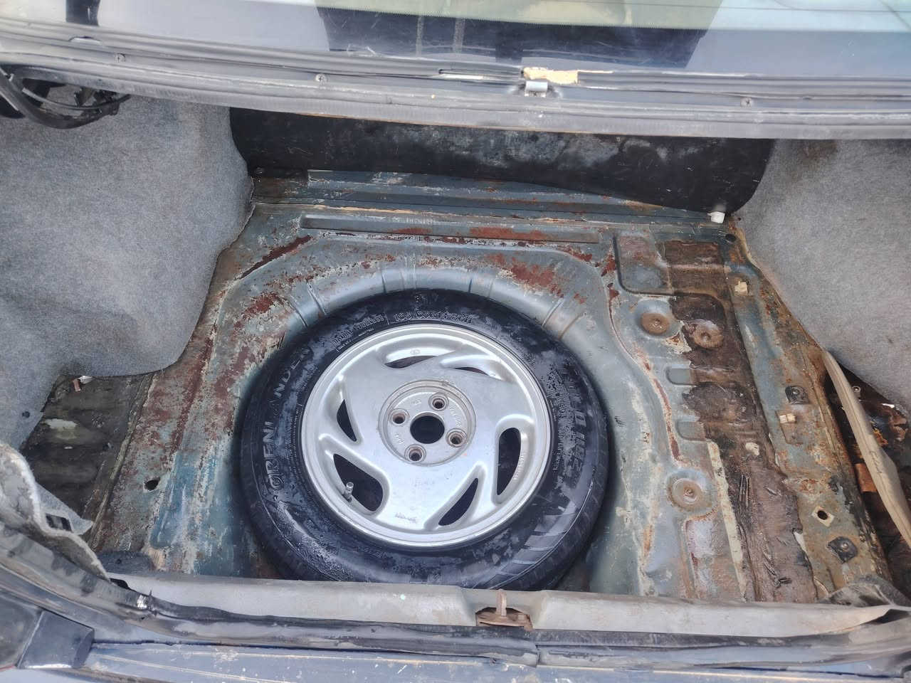 السلام عليكم كيا سيفيا موديل ١٩٩٦ مكينة وكير مكفولات رقم بغداد انكليزي سنويه جديده لل2030 كهربأيات كلها شغاله اربع سماعات شاشه جام اربعه شغالات سياره جاهزه مال جناي
السعر ٣١ قفل المكان بابل الشوملي تحويل ثاني يوم للأستفسار اتصل ***********
