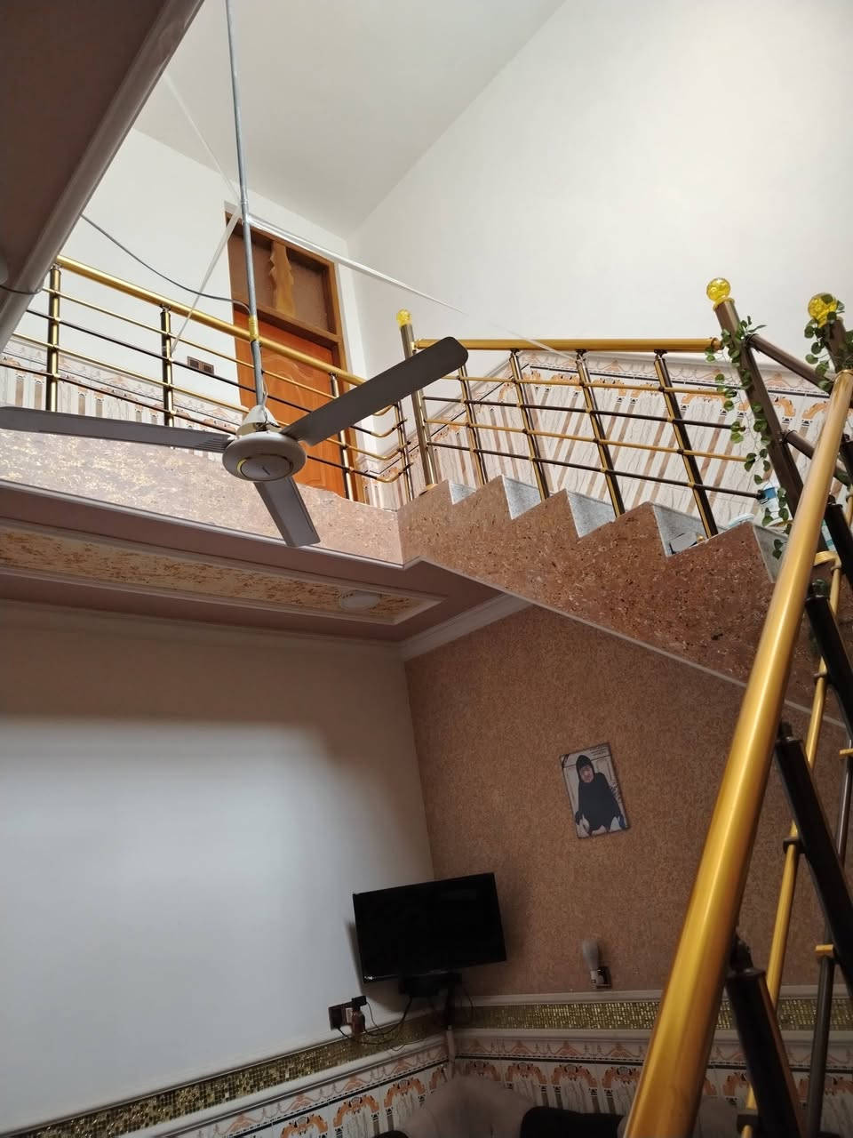 بيت في الرفيعي ١٠٠ متر مربع بناء درجة اولى اي استفسار اتصال بالرقم ***********
