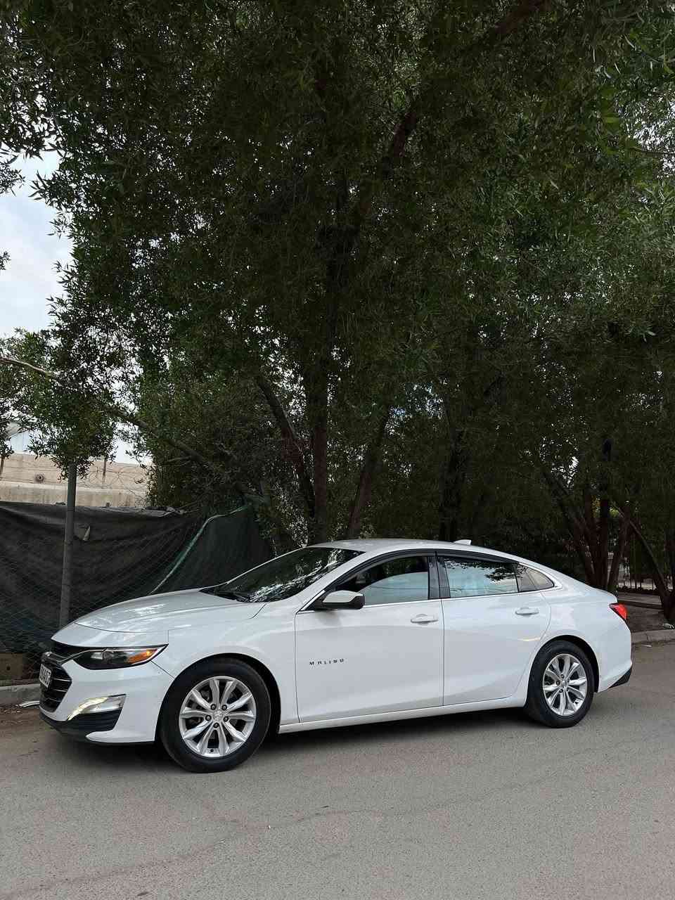 تحية طيبة
ماليبو 2020 

كفالة عدا باب السائق صبغ فقط 

بچم كبس +صندوك كبس 

جديدة بمعنى الكلمه 

سيرفس وادامه كاملة بل شركة 

بدون نواقص 

مكان بغداد زيونة 

السعر. ١٣٢$ 

حبايب كلبي كلشي موجود بلسوك ولتقارنهه بلمهجومات والجناي يعرف تحياتي الكم

***********
