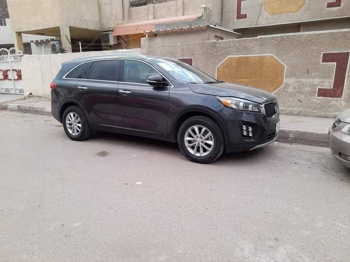 السلام عليكم للبيع كيا سورنتو 2016 وارد أمريكي ضربته جاملغ امامي وربع البنيد مصلحات نفسهن 
رقم ذي قار بأسمي مداور ثاني يوم السياره جاهزه للاخير مكينه كير حداديه تبريد تخم تاير كله مكفول السياره مال جناي صارله عدنه 5 سنوات حلوه ونضيفه 
السعر 150 وبيه مجال مكاني ذي قار الشطره 
للاستفسار *********** الشطره, ذي قار
