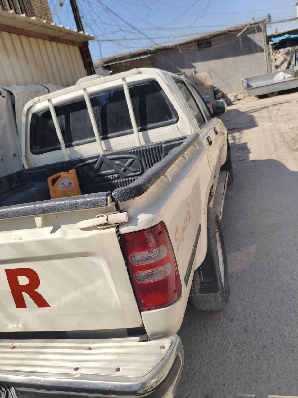 سلام عليكم من رخصت مدير الكروب سياره بيكم دير موديل 2008جاهزه وخاله من الضربه رقم انكليزي بغداد مكان السياره بغداد الشعب قرب نهايت الفوتات السعر 52 رقم *********** اتصال فقط
