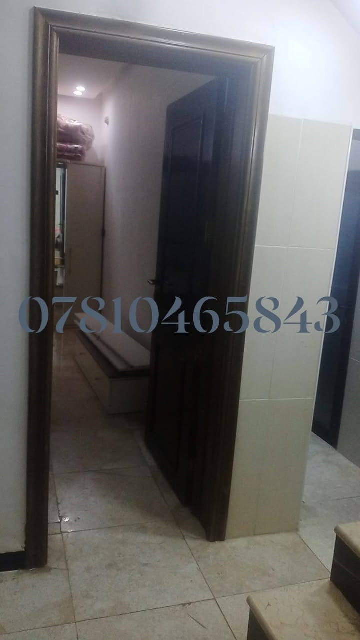 بيت للبيع او مراوس حسب القناعه المساحه 120 متر شارع 10 نجف حي ميسان المنطقه 31 قريبه على مجمع الجوهره عن من البيت مطلوب على المصرف 40 مليون سعر المطلوب الكلي 220 البيت طابقين طابق الاول غرفه وصاله واستقبال ومطبخ الطابق الثاني غرفتين مع سويتات وصاله شغل درجه اولى الاستفسار مراجعه مكتب بركات اهل البت***********
