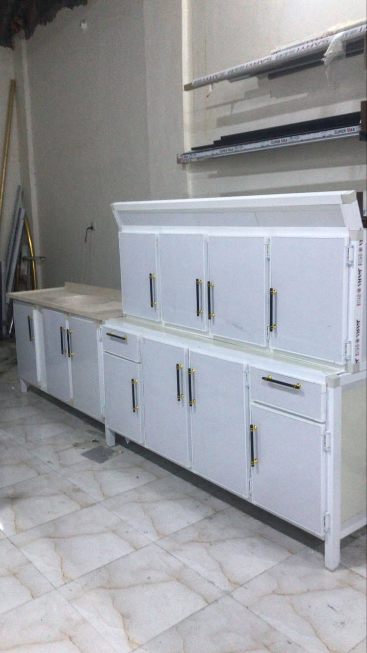 سلام عليكم متوفر جميع كاونترات مستخدم ول جديد بيع وشرا جديد مراوس مستخدم معه الفرق مكان ناصريه حي  فدا شارع مدارس رقم الهاتف *********** مرمر
