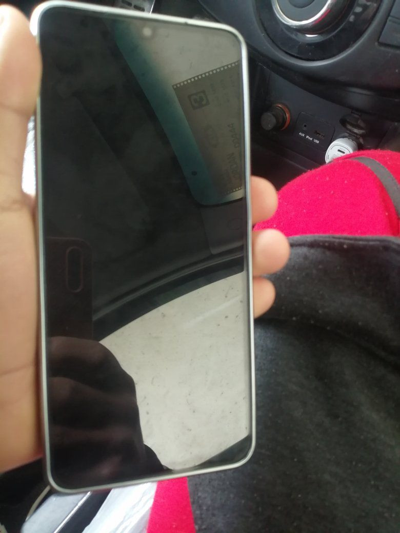 سلام عليكم جهاز للبيع POCD
جهاز جديد صاره سبوع من مشتري شخط ما بي 
ذاكره 128المعالج الشاشه 120هرتز
رايده ب 150/
***********
